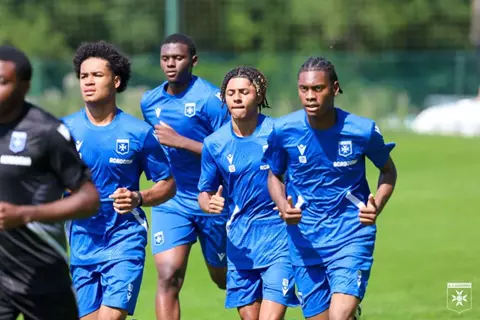 بعد إعلان لجنة المحترفين.. لاعب أوكسير ينضم لمعسكر منتخب مصر تحت 20 عاما